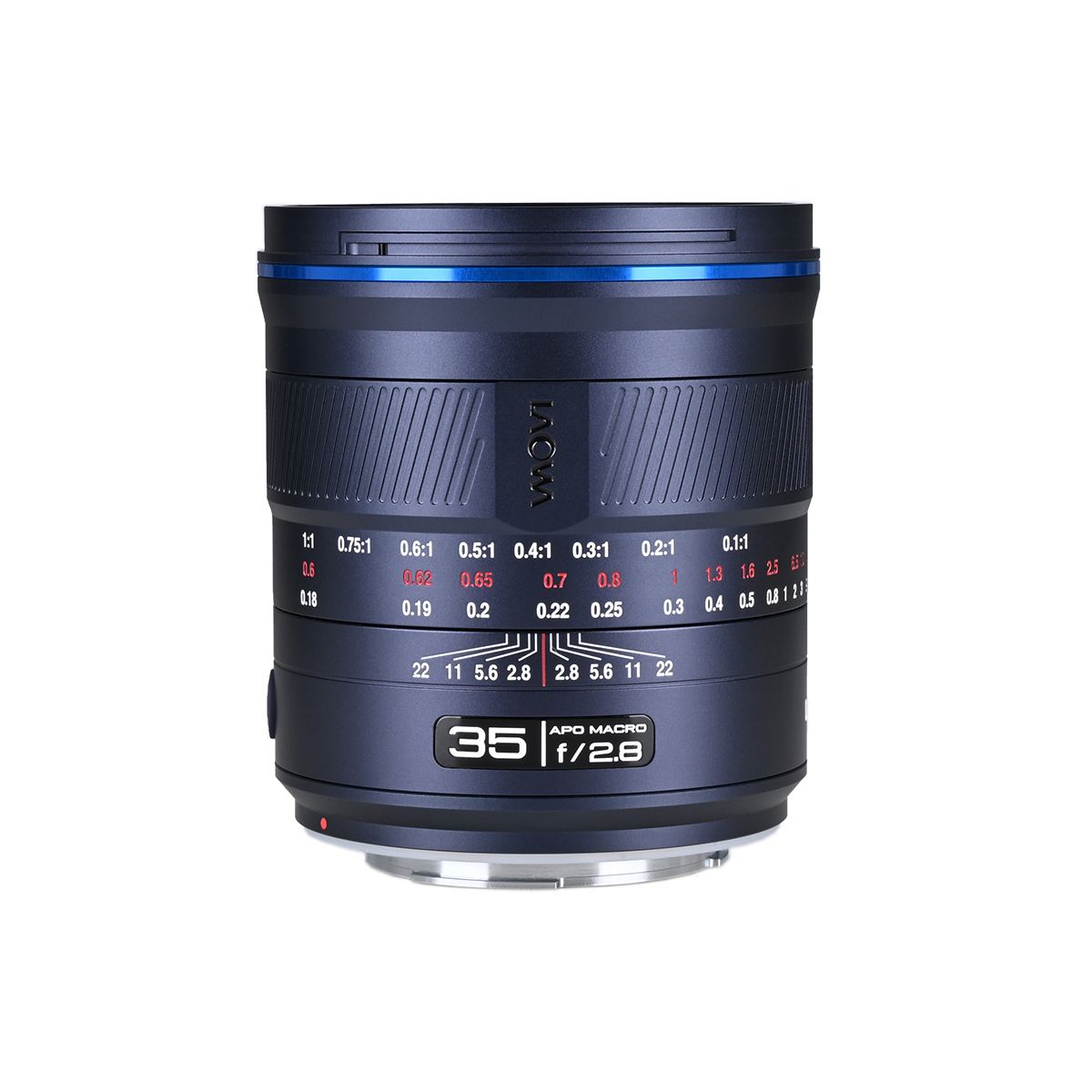 In successione osserviamo la variante AF per mirrorless (Sony E e Nikon Z) con dettagli violetti, diametro pari a 72mm e barilotto "allungato", la versione MF in nero per mirrorless Canon RF e L-Mount, con diametro da 67mm e la versione AF per reflex Canon EF, nettamente più corta per adeguarsi al maggior tiraggio di queste fotocamere.