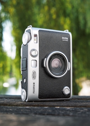 Fujifilm instax mini Evo 2: l’evoluzione ibrida che unisce fotografia digitale, video e stampa analogica