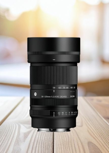 Sigma completa il terzetto di zoom luminosi per APS-C: debutta il 50-120mm f/2,8 DC OS Contemporary